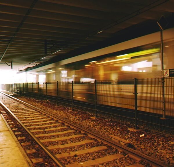 dynamic web platform name identification